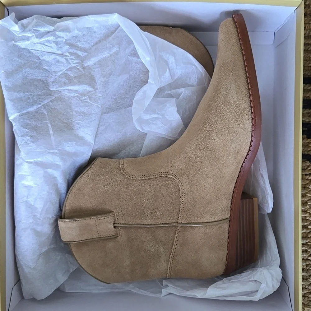 NIB MICHAEL Michael Kors Noemie Suede Boot- Husk